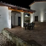 مزرعة للإقامة Monte Oliveto بالاتزو