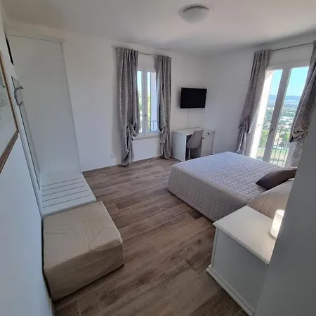 مزرعة للإقامة Monte Oliveto *