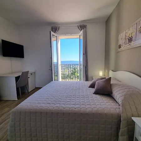 Monte Oliveto مزرعة للإقامة