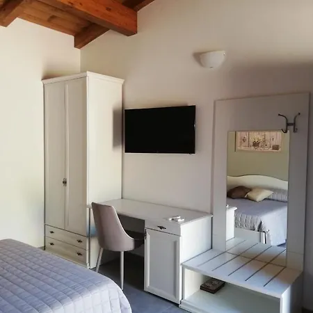 Monte Oliveto Çiftlik konaklama Palazzo (Umbria)